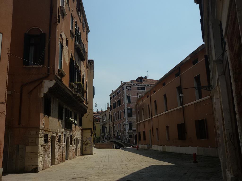 Ca' Badoer Attic Apartment Venesia Bagian luar foto