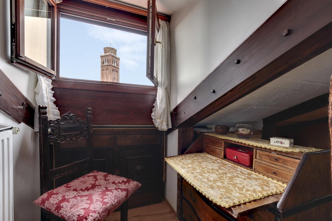 Ca' Badoer Attic Apartment Venesia Bagian luar foto