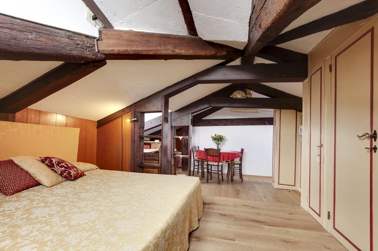 Ca' Badoer Attic Apartment Venesia Bagian luar foto